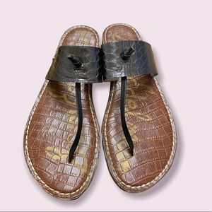 Steve Madden Size 7 Black Flat Sandals